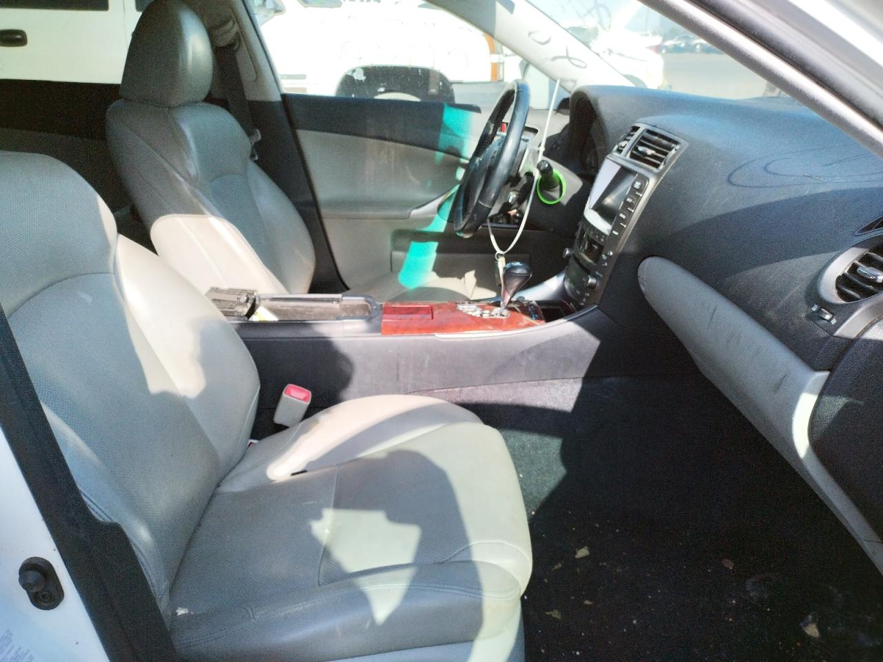 Photo 5 from auction – 2008 LEXUS IS 250 with VIN JTHBK262582071586