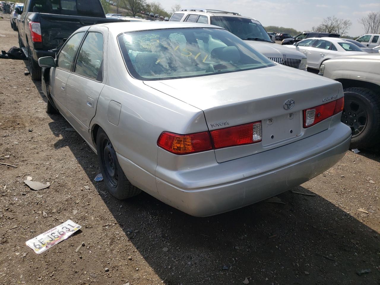 Photo 3 from auction – 2001 TOYOTA CAMRY CE with VIN 4T1BG22K71U080630