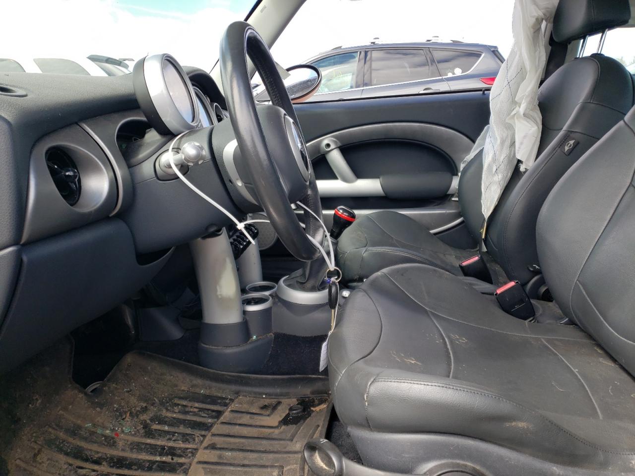 Photo 5 from auction – 2002 MINI COOPER S with VIN WMWRE33432TD51883