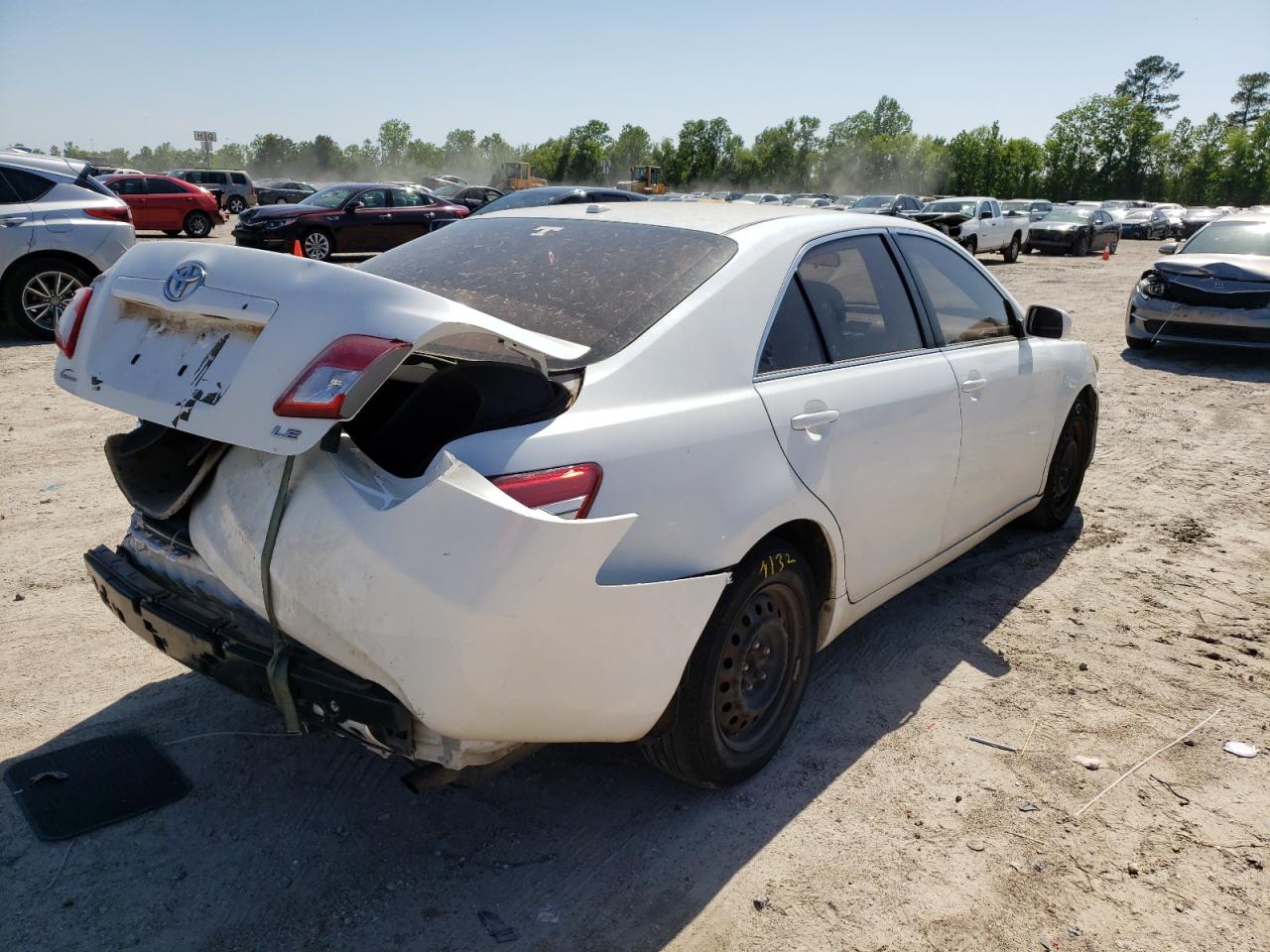 Zdjęcie 4 z aukcji – 2011 TOYOTA CAMRY BASE z VIN 4T1BF3EK6BU777065