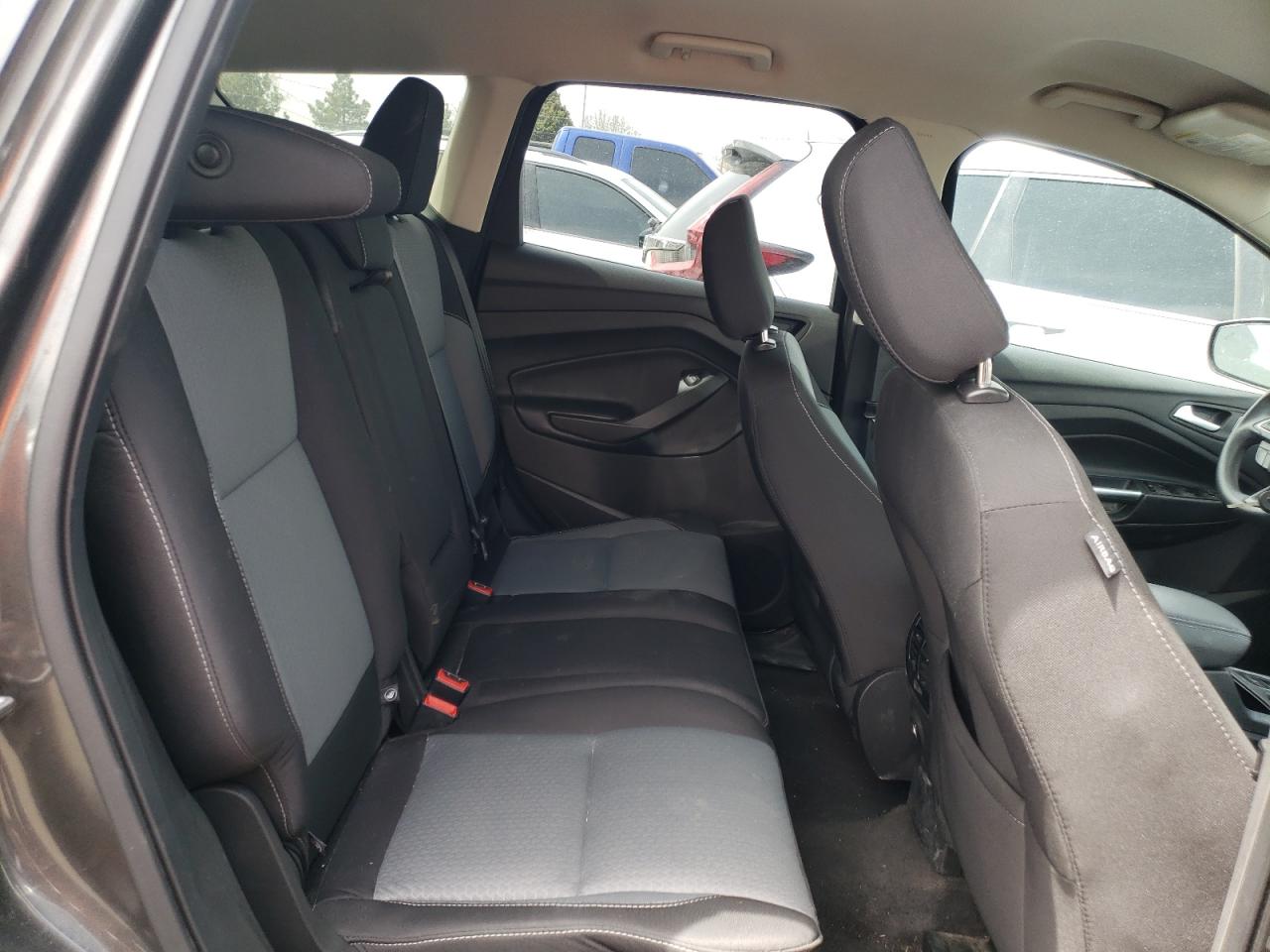 Photo 6 from auction – 2018 FORD ESCAPE SE with VIN 1FMCU9GD1JUC19117