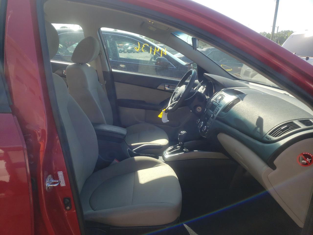 Photo 5 from auction – 2013 KIA FORTE EX with VIN KNAFU4A28D5724546