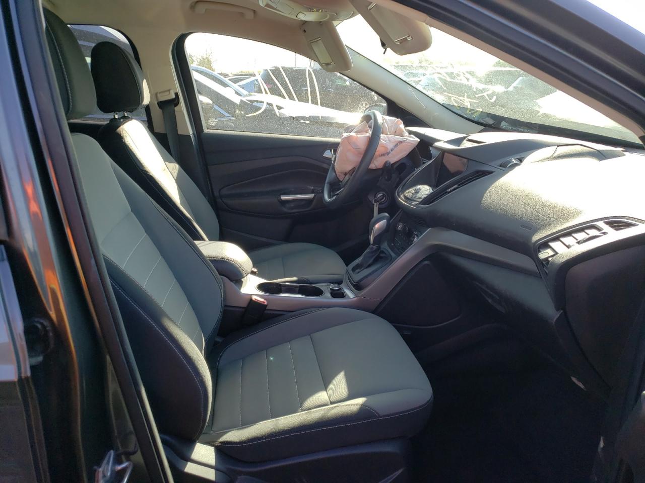 Photo 5 from auction – 2016 FORD ESCAPE SE with VIN 1FMCU0GXXGUC42281
