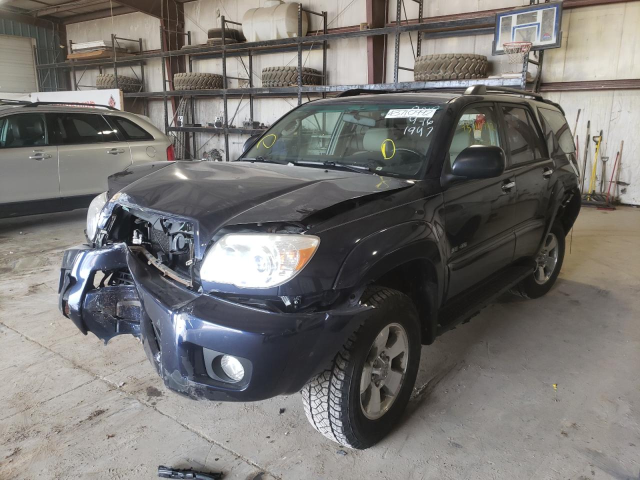 Photo 2 from auction – 2006 TOYOTA 4RUNNER SR with VIN JTEBT14R960061947