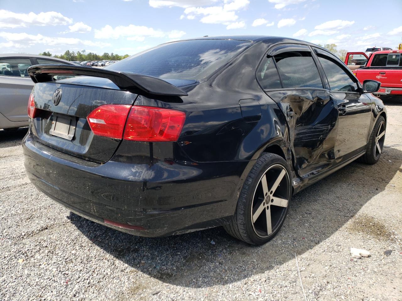 Photo 4 from auction – 2013 VOLKSWAGEN JETTA BASE with VIN 3VW1K7AJ2DM202398