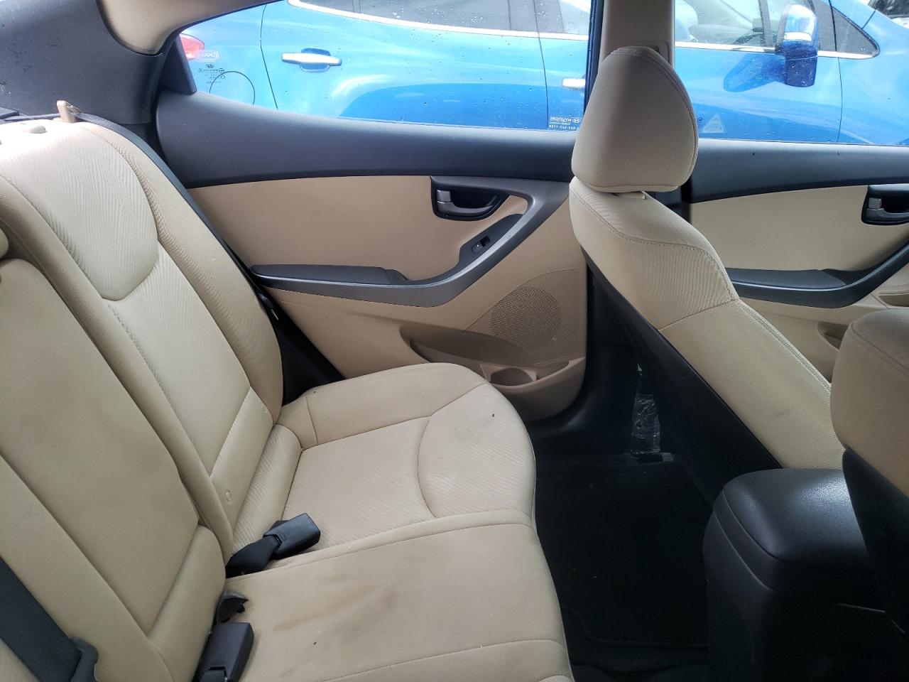 Photo 6 from auction – 2012 HYUNDAI ELANTRA GL with VIN KMHDH4AE1CU400511