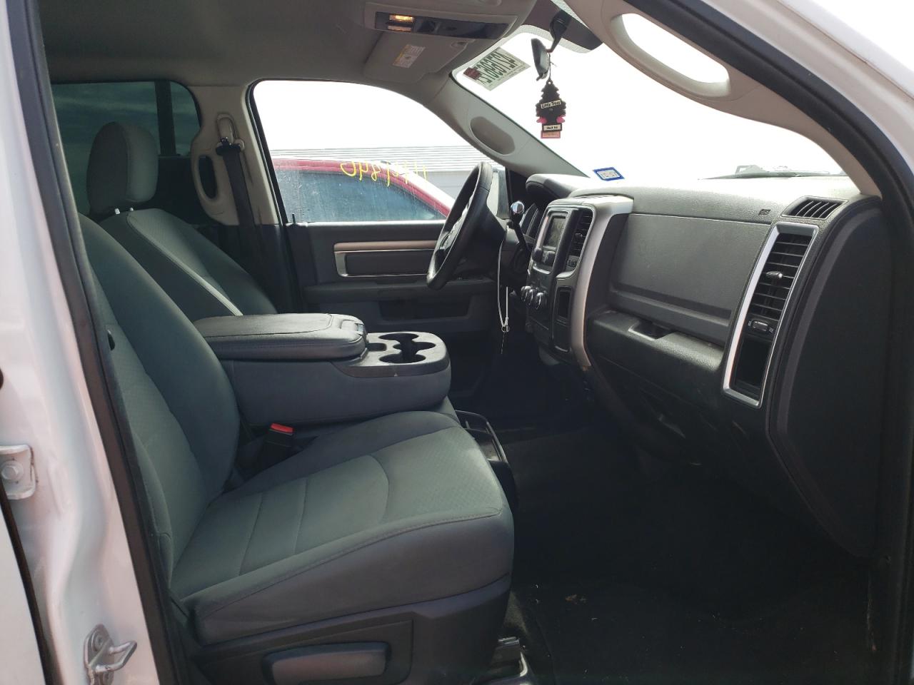 Photo 5 from auction – 2017 RAM 2500 SLT with VIN 3C6UR5DL3HG652134