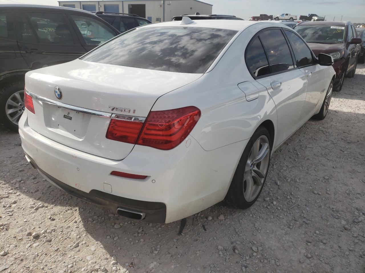 Photo 4 from auction – 2012 BMW 7 SERIES with VIN WBAKA8C55CCY37709