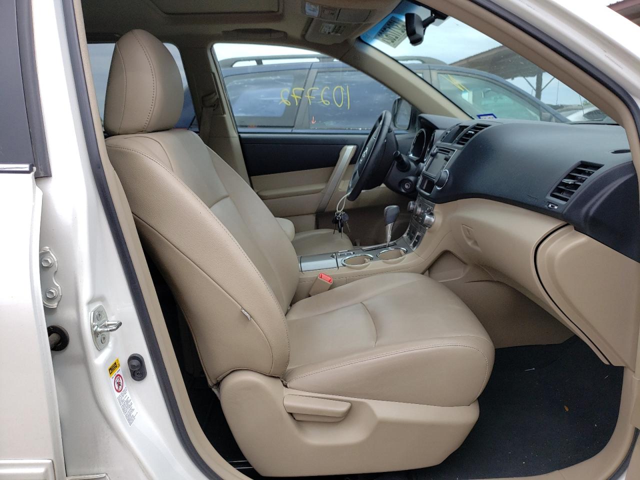 Photo 5 from auction – 2013 TOYOTA HIGHLANDER with VIN 5TDZK3EH1DS103948