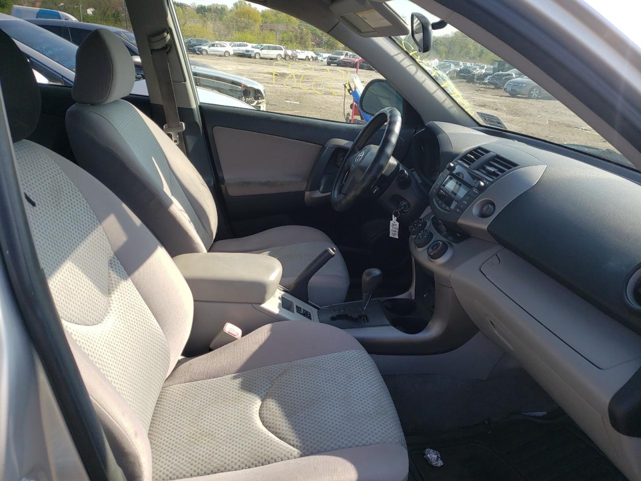 Photo 5 from auction – 2008 TOYOTA RAV4 with VIN JTMBD35V485195666