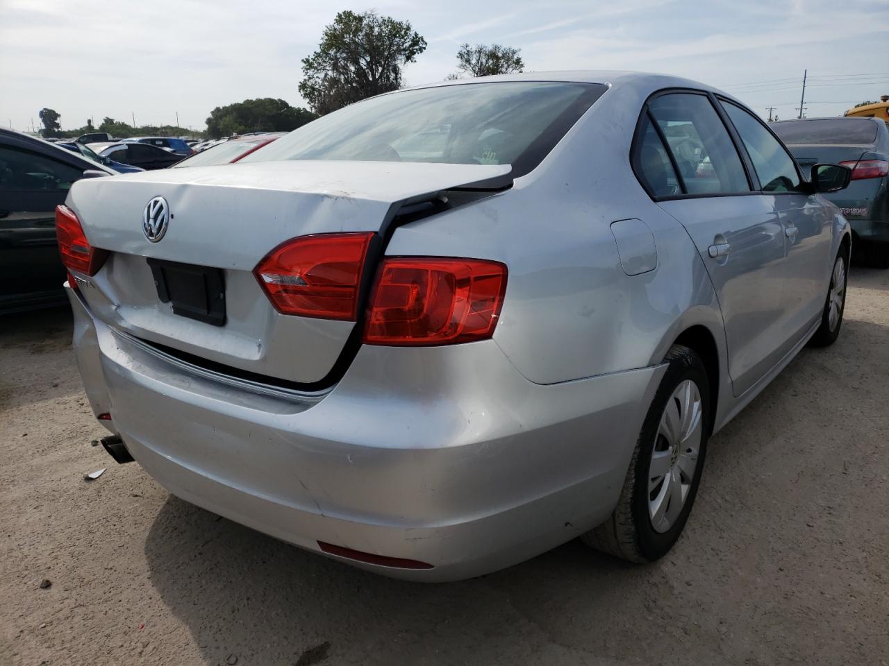 Photo 4 from auction – 2012 VOLKSWAGEN JETTA BASE with VIN 3VW2K7AJ8CM328252