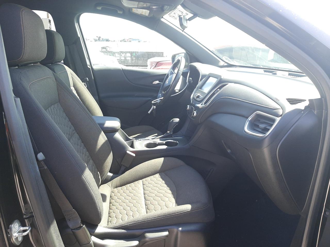 Photo 5 from auction – 2018 CHEVROLET EQUINOX LT with VIN 2GNAXJEV7J6255075
