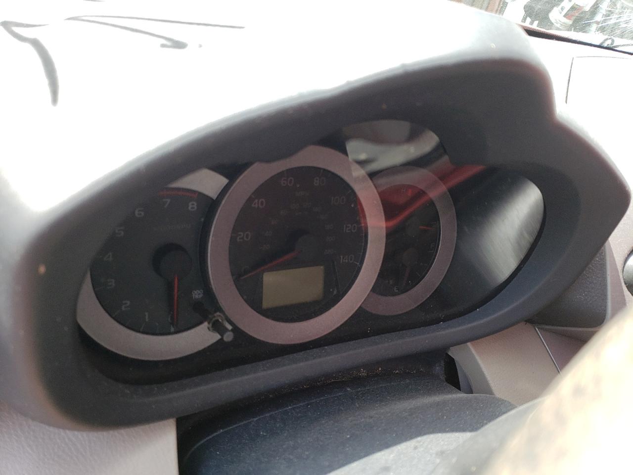 Photo 8 from auction – 2006 TOYOTA RAV4 with VIN JTMZD33V565026254