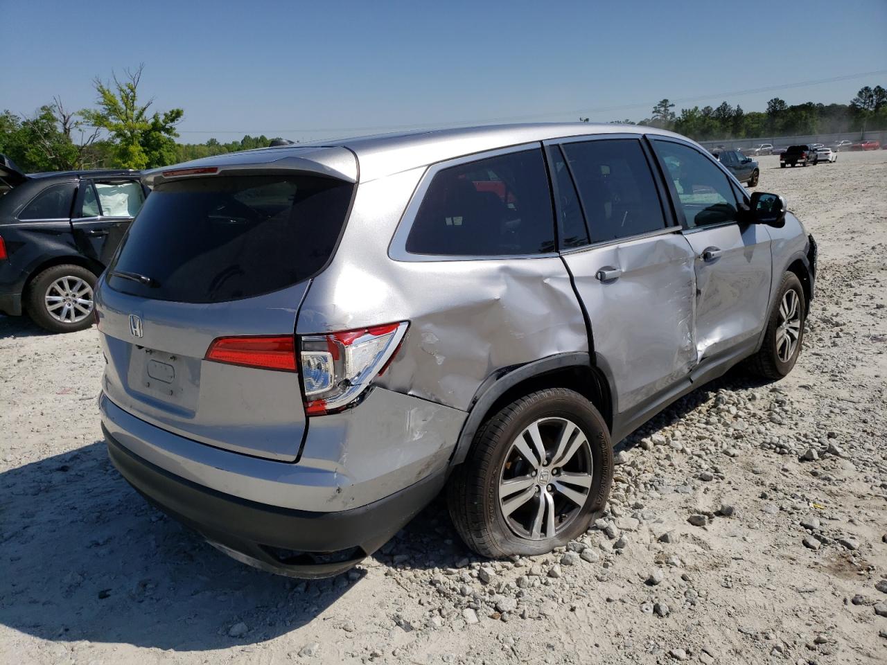 Photo 4 from auction – 2016 HONDA PILOT EXL with VIN 5FNYF5H52GB018526