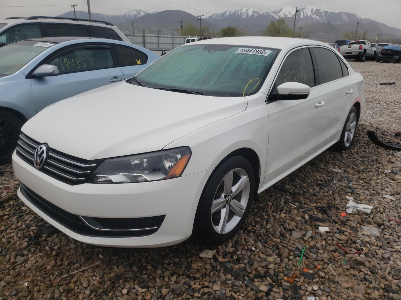 Photo 2 from auction – 2014 VOLKSWAGEN PASSAT SE with VIN 1VWBS7A30EC048637