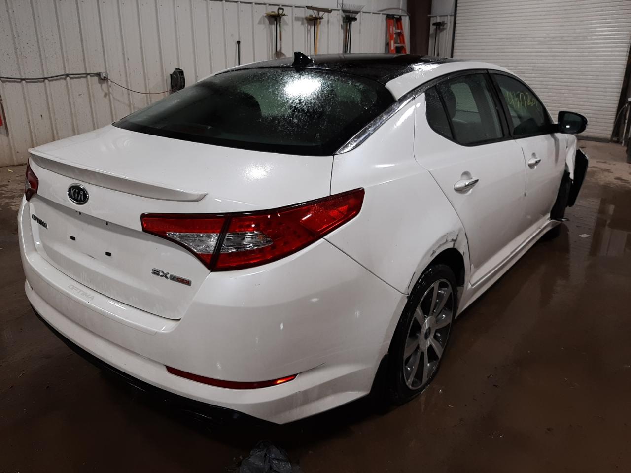 Photo 4 from auction – 2011 KIA OPTIMA SX with VIN KNAGR4A66B5133976