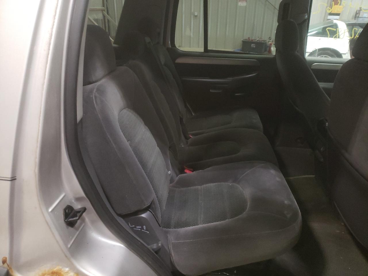 Photo 6 from auction – 2003 FORD EXPLORER X with VIN 1FMZU73K33ZB35731