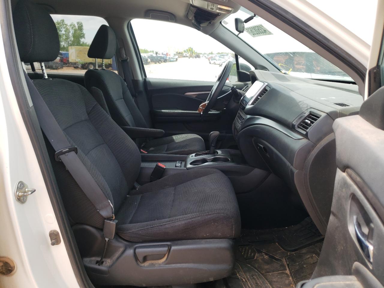 Photo 5 from auction – 2017 HONDA PILOT EX with VIN 5FNYF5H32HB033804