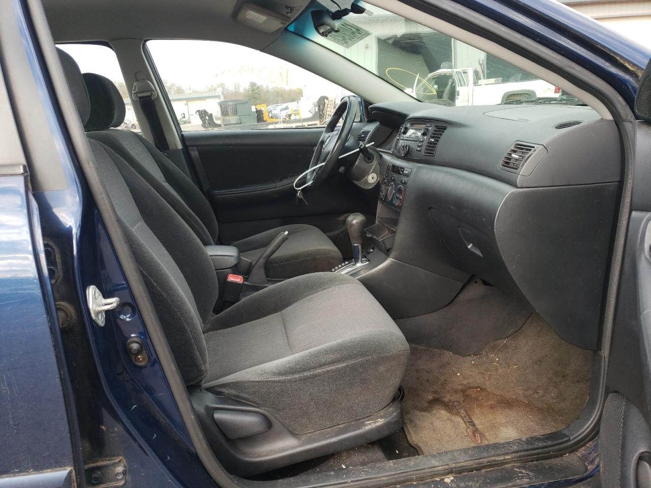 Photo 5 from auction – 2004 TOYOTA COROLLA CE with VIN 2T1BR32E54C314506
