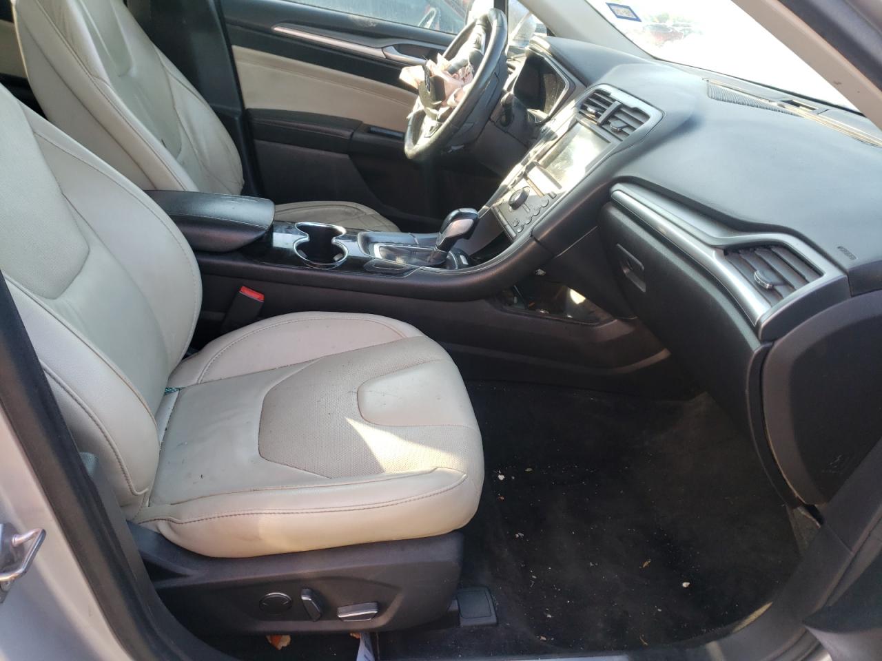 Photo 5 from auction – 2016 FORD FUSION TIT with VIN 3FA6P0K91GR332157