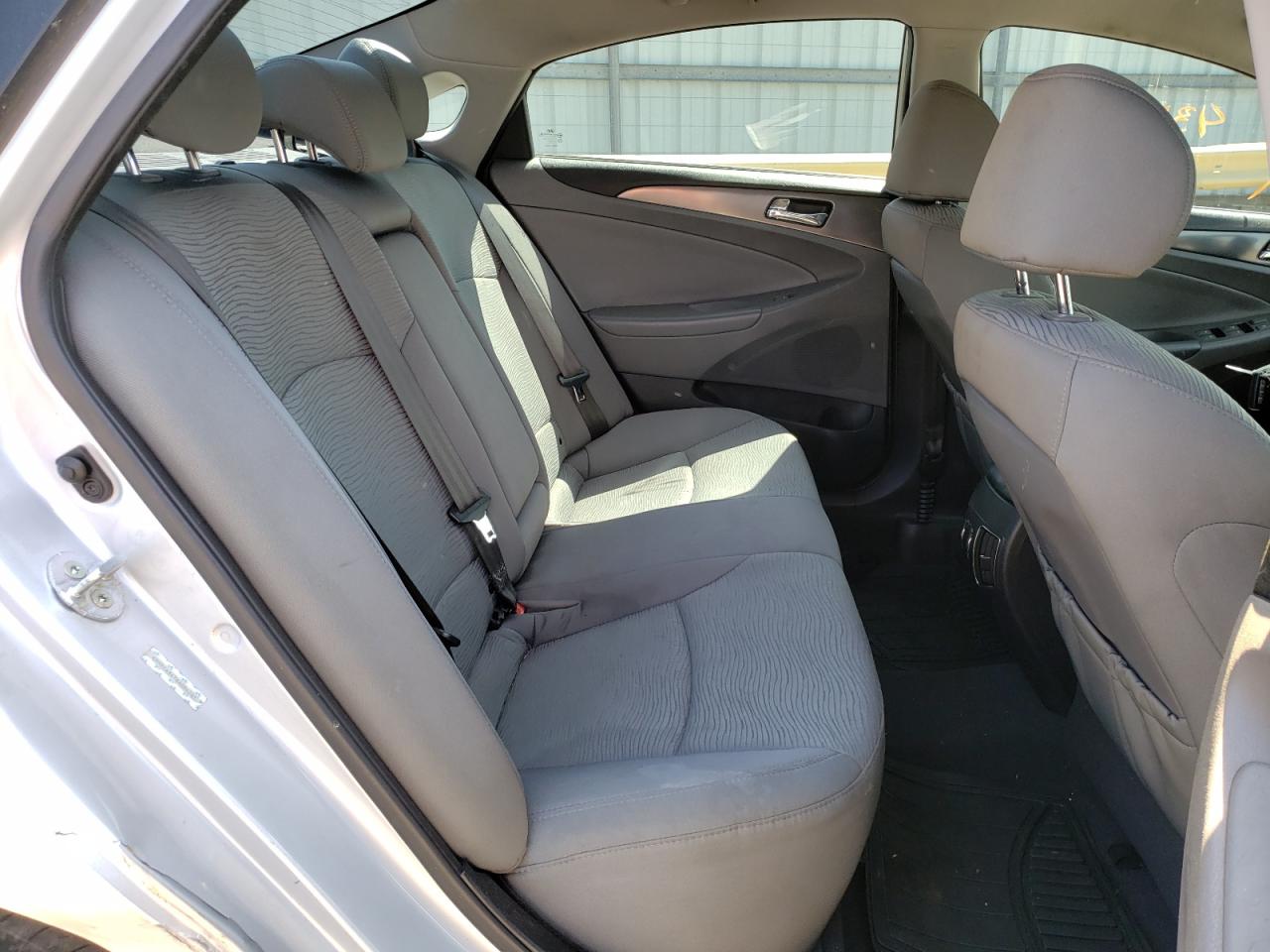 Photo 6 from auction – 2011 HYUNDAI SONATA HYB with VIN KMHEC4A47BA006201