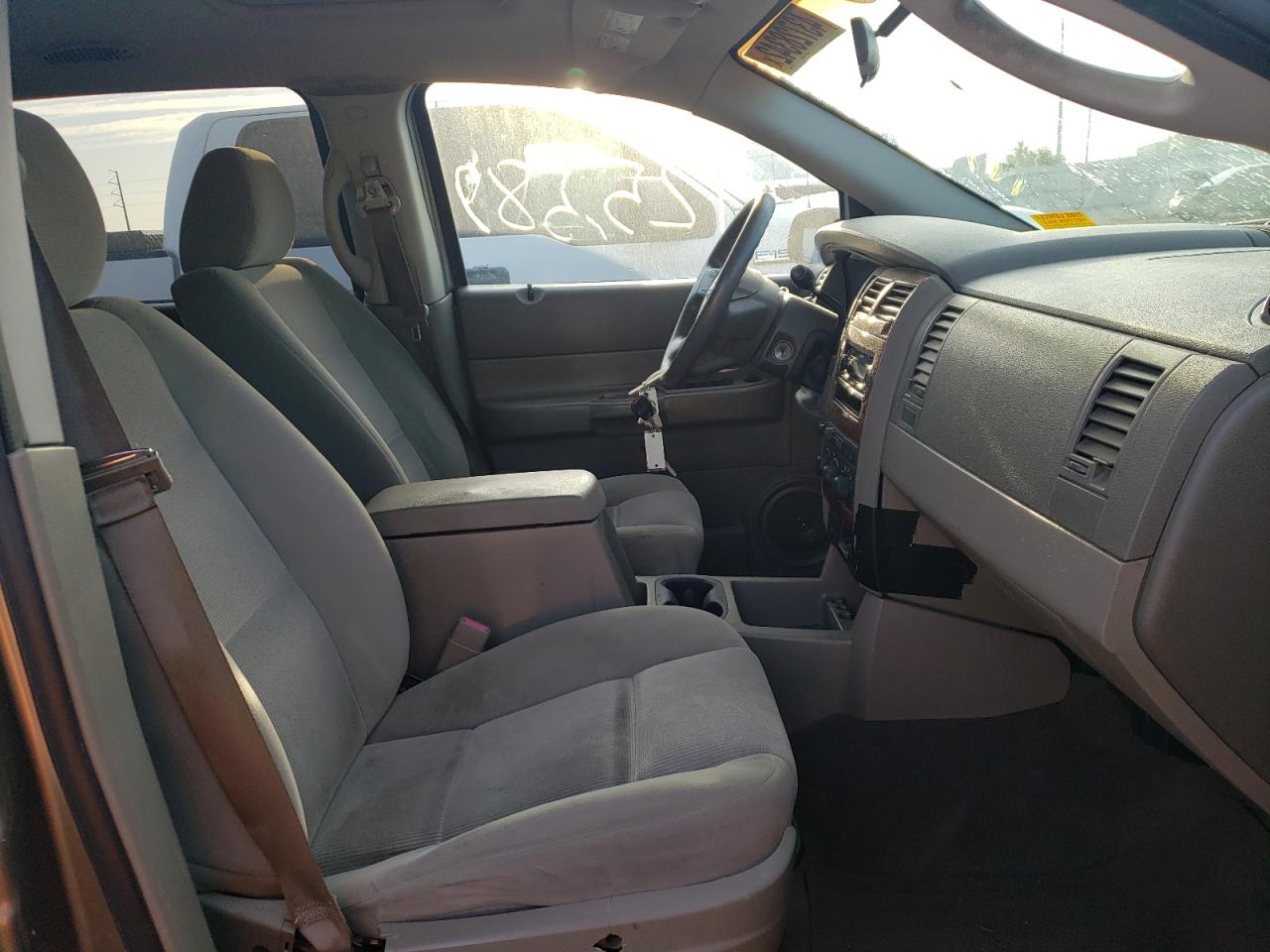 Photo 5 from auction – 2005 DODGE DURANGO SL with VIN 1D4HD48N55F605721