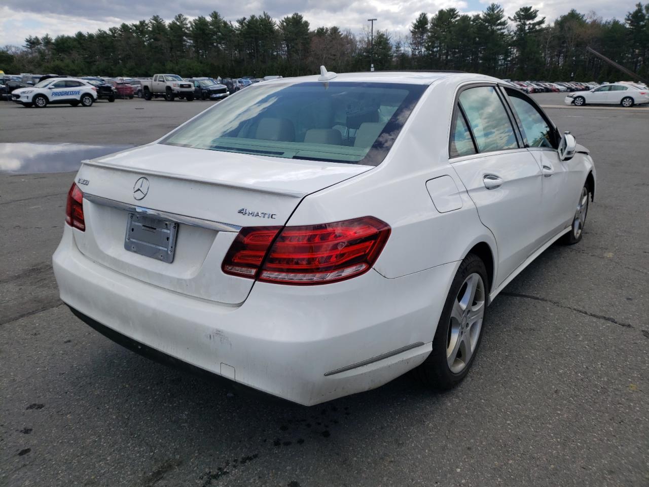 Photo 4 from auction – 2015 MERCEDES-BENZ E 350 4MAT with VIN WDDHF8JB7FB094381