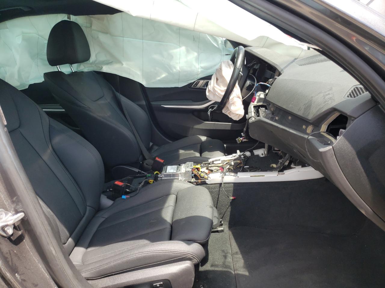 Photo 5 from auction – 2020 BMW 330XI with VIN 3MW5R7J03L8B03665
