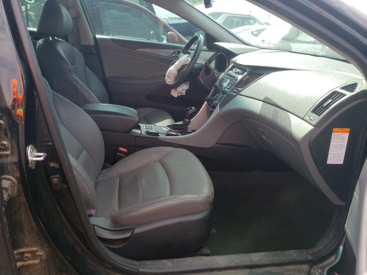 Photo 5 from auction – 2012 HYUNDAI SONATA HYB with VIN KMHEC4A41CA021049