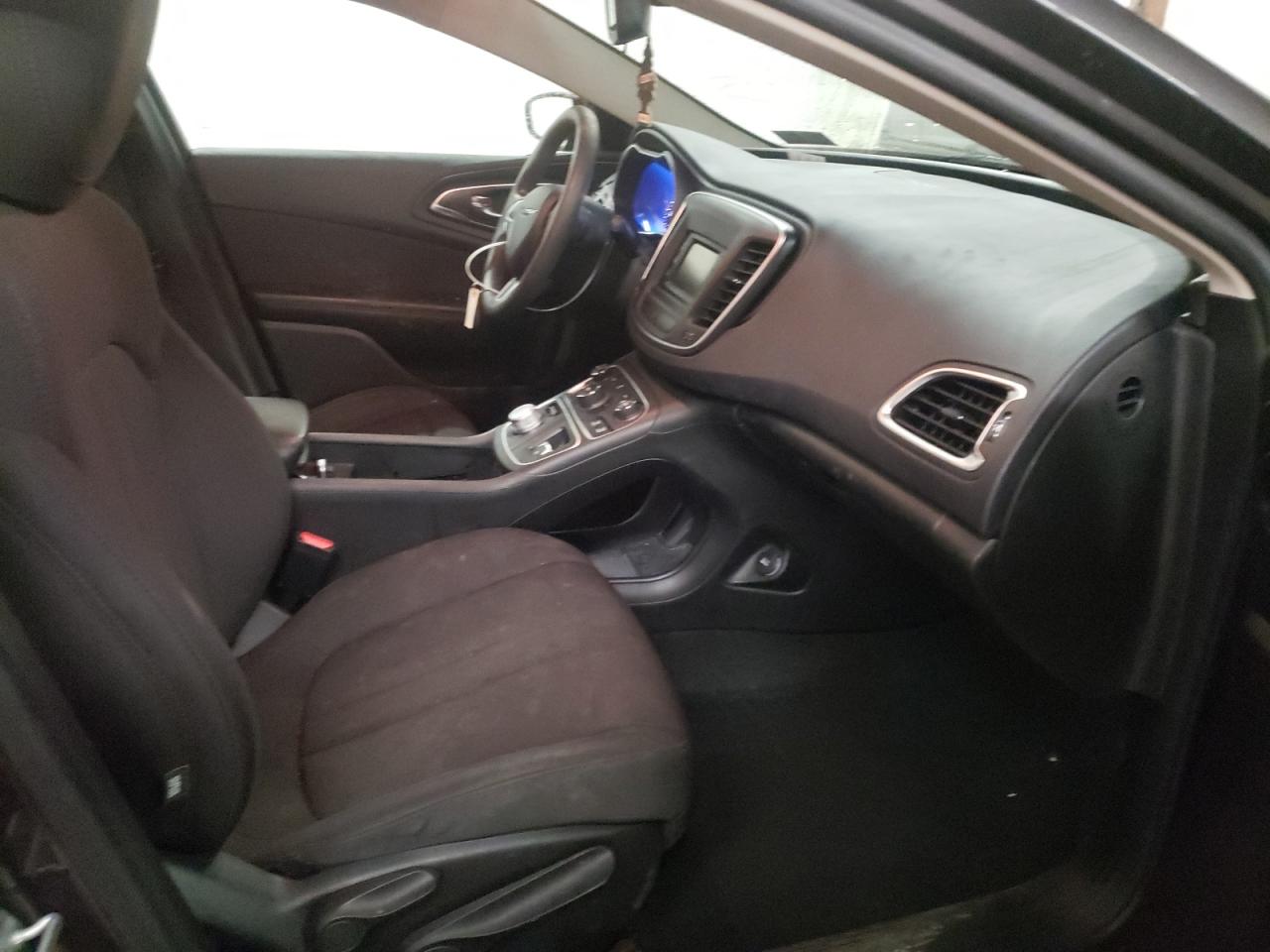 Photo 5 from auction – 2015 CHRYSLER 200 LIMITE with VIN 1C3CCCAB6FN539230