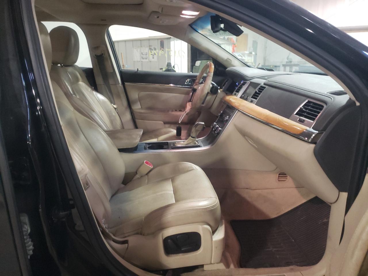 Photo 5 from auction – 2011 LINCOLN MKS with VIN 1LNHL9DR6BG606044