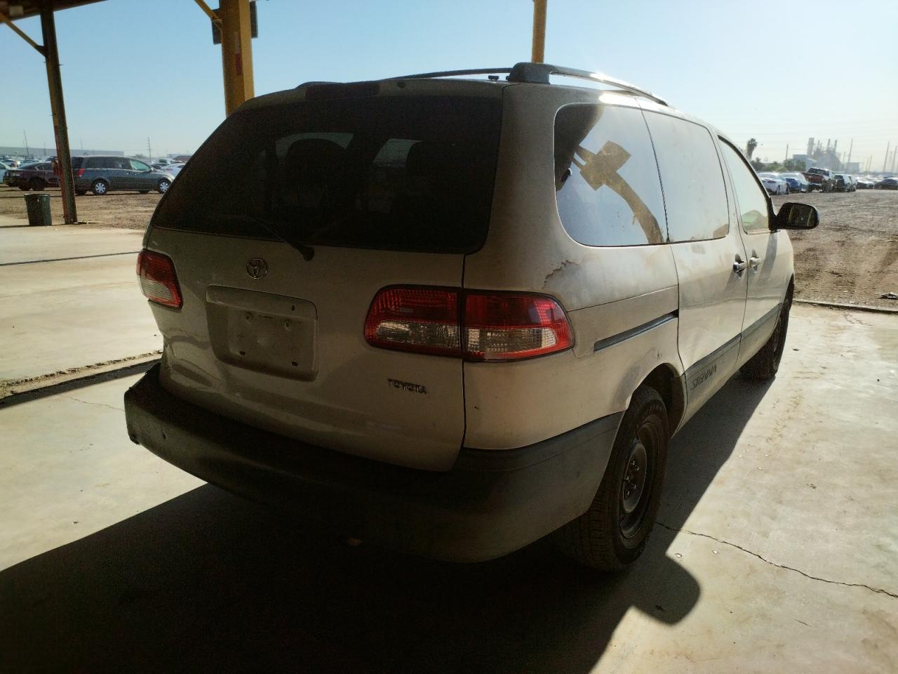 Photo 4 from auction – 2003 TOYOTA SIENNA CE with VIN 4T3ZF19C13U551837
