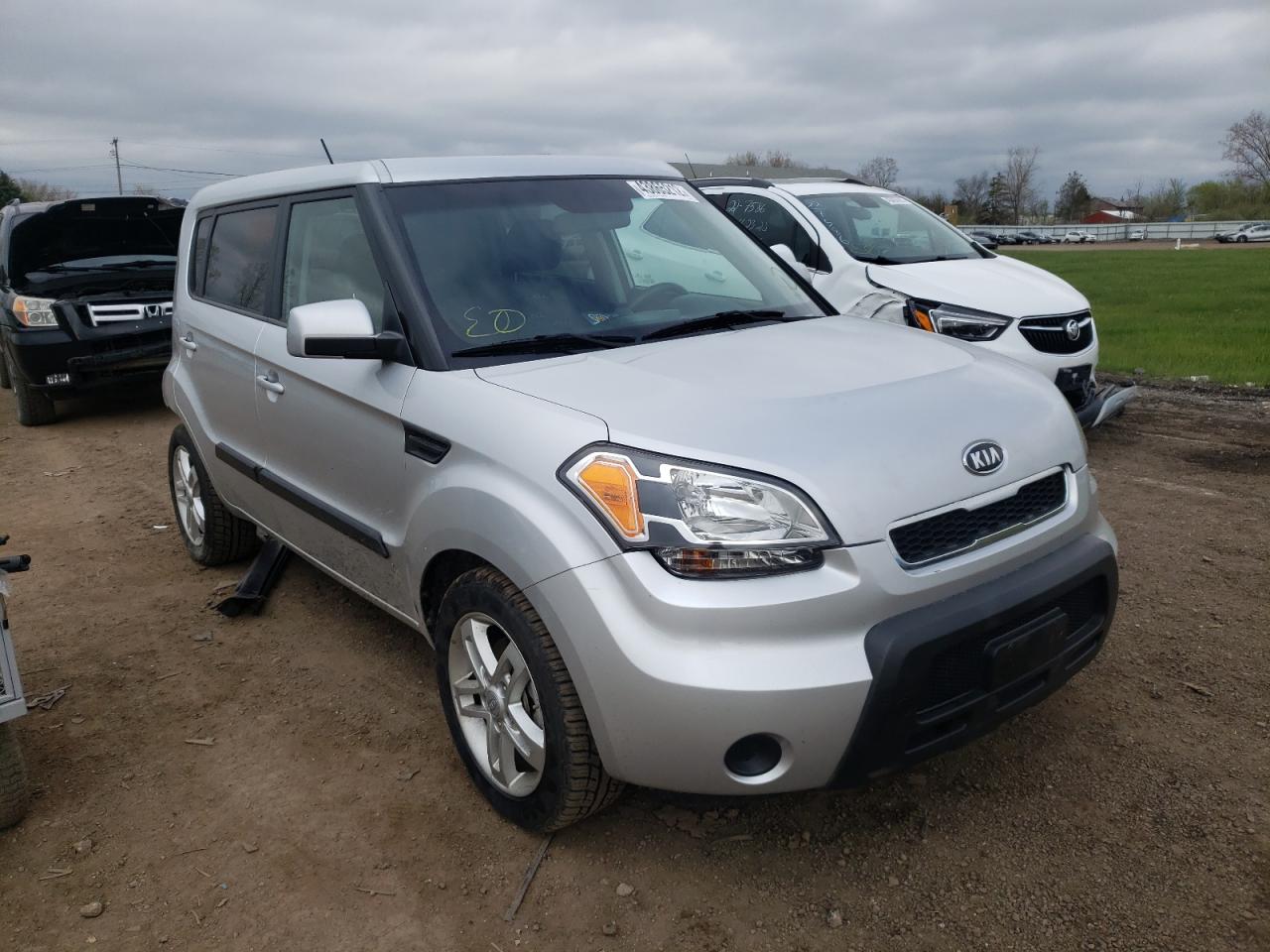 KIA SOUL + 2011 with VIN KNDJT2A24B7709001 - Photo from auction