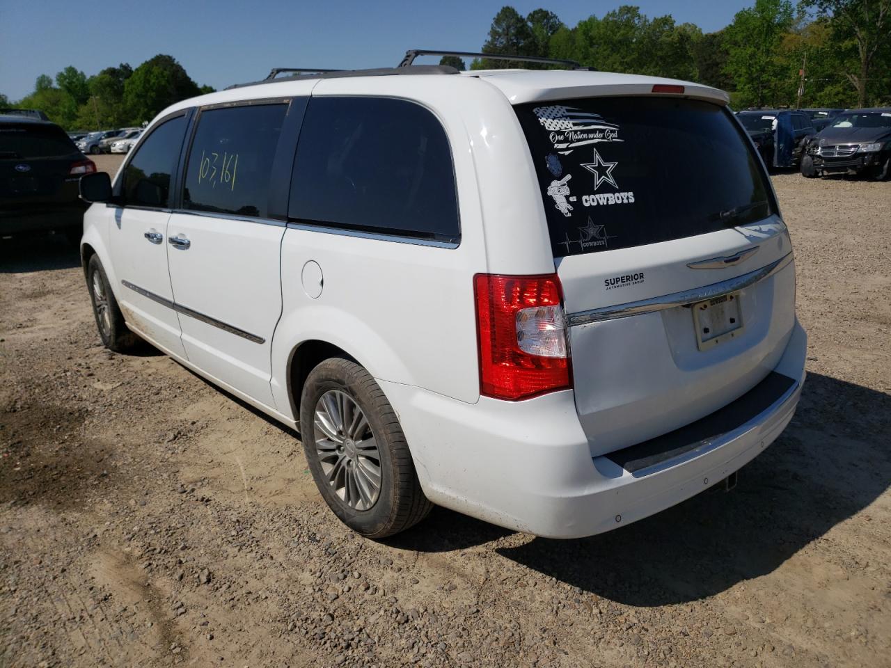 Photo 3 from auction – 2015 CHRYSLER TOWN & COU with VIN 2C4RC1CG5FR547485