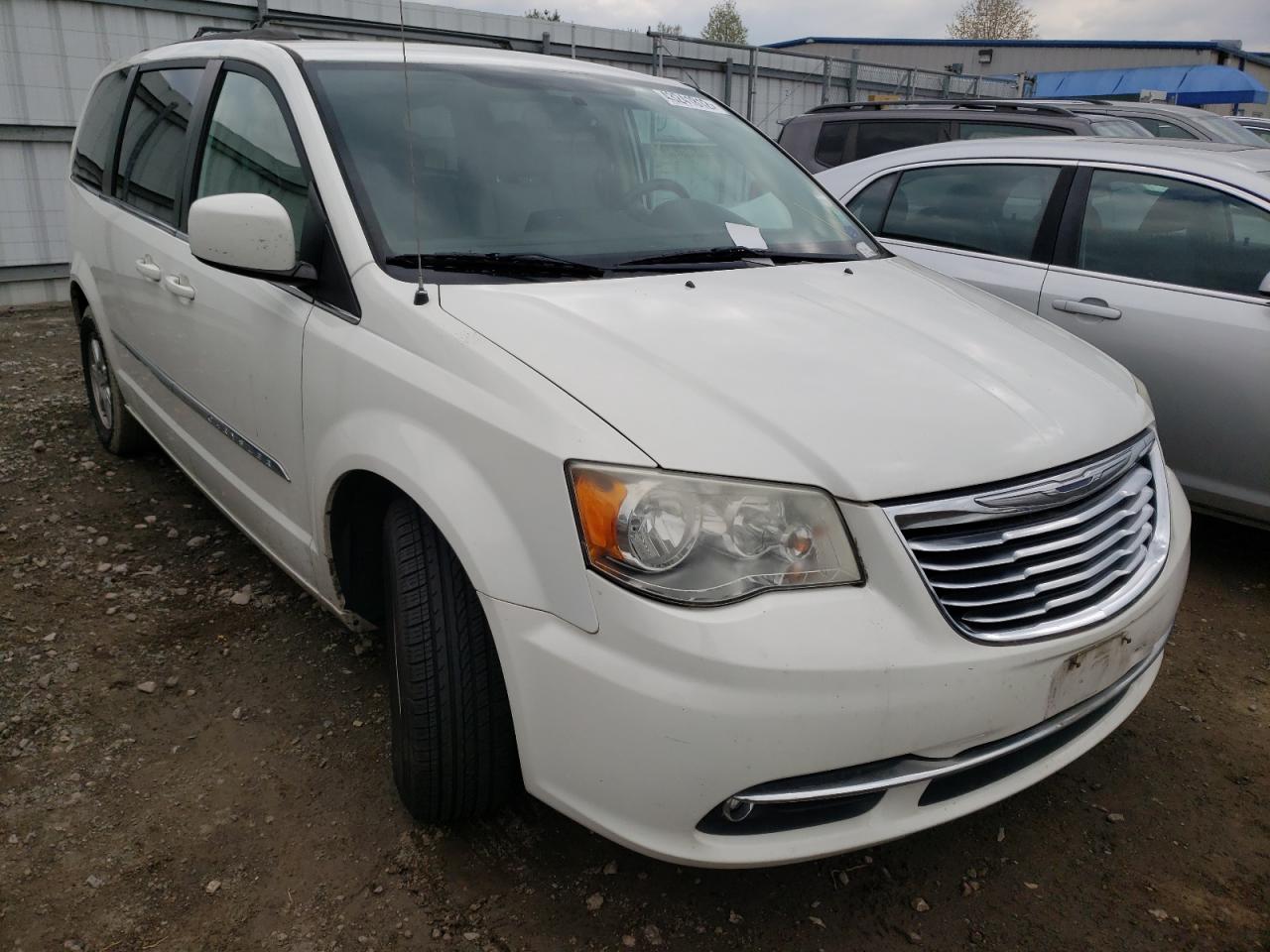 CHRYSLER TOWN & COU 2013 with VIN 2C4RC1BGXDR554642 - Photo from auction