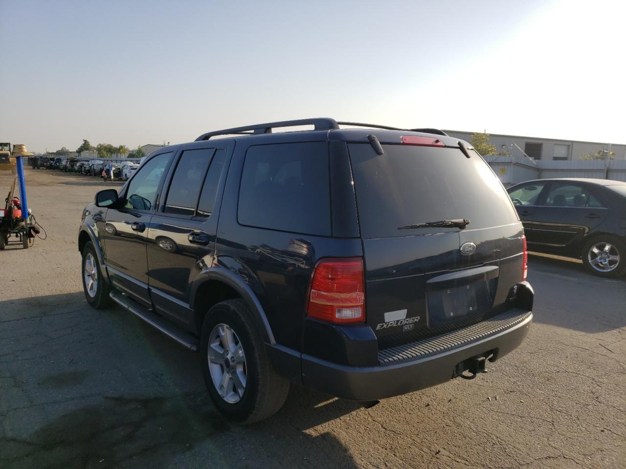 Photo 3 from auction – 2003 FORD EXPLORER X with VIN 1FMDU73W73ZB46227