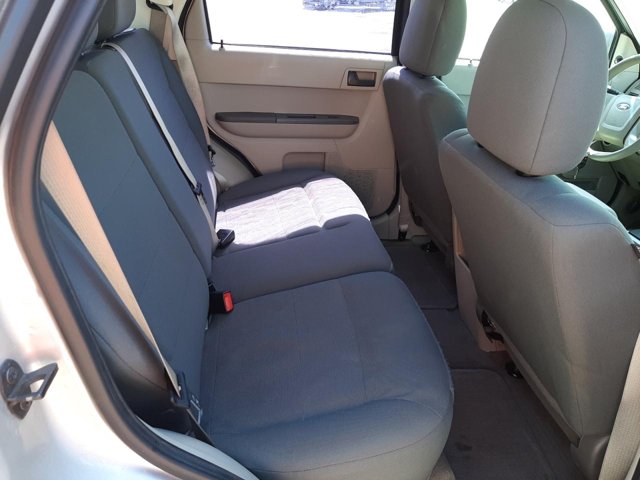 Photo 6 from auction – 2010 FORD ESCAPE XLS with VIN 1FMCU0C79AKA61388