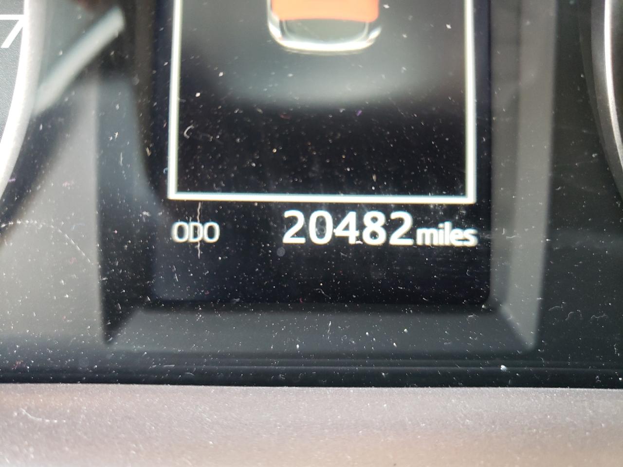 Photo 8 from auction – 2018 TOYOTA RAV4 LE with VIN JTMBFREVXJJ240944