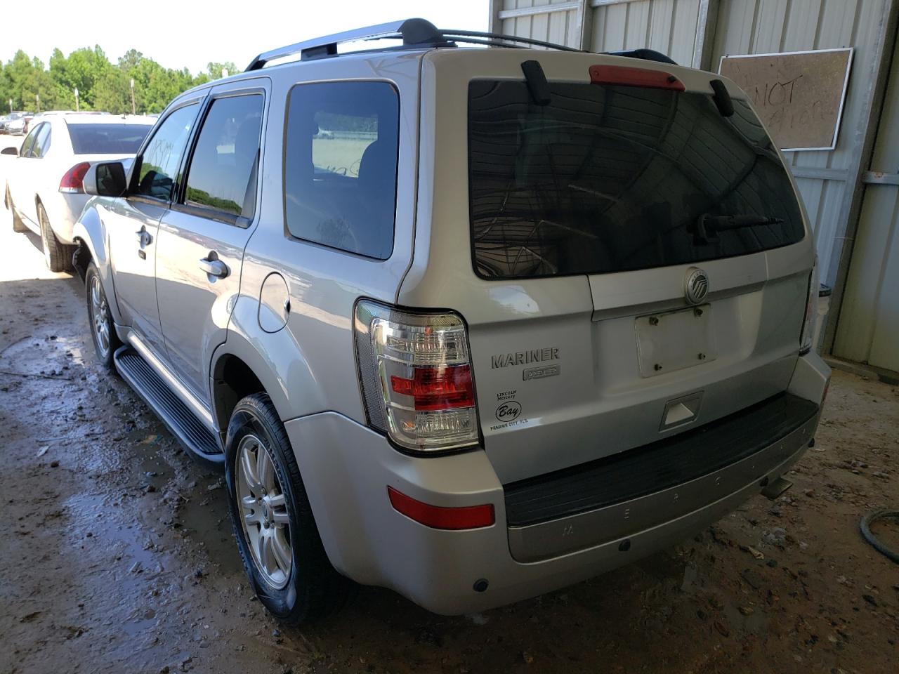 Photo 3 from auction – 2010 MERCURY MARINER PR with VIN 4M2CN8H77AKJ17637