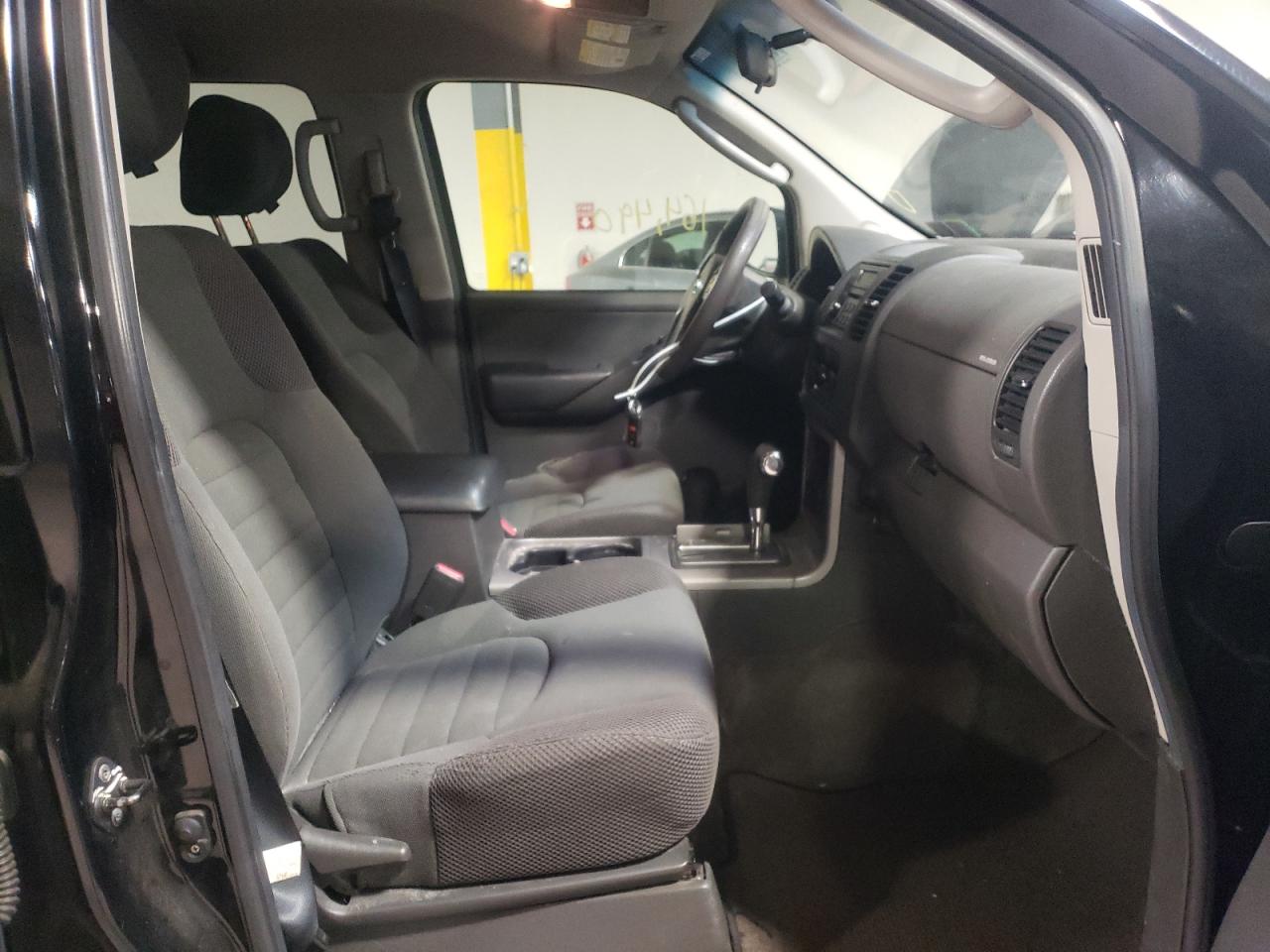 Photo 5 from auction – 2005 NISSAN PATHFINDER with VIN 5N1AR18W15C775496