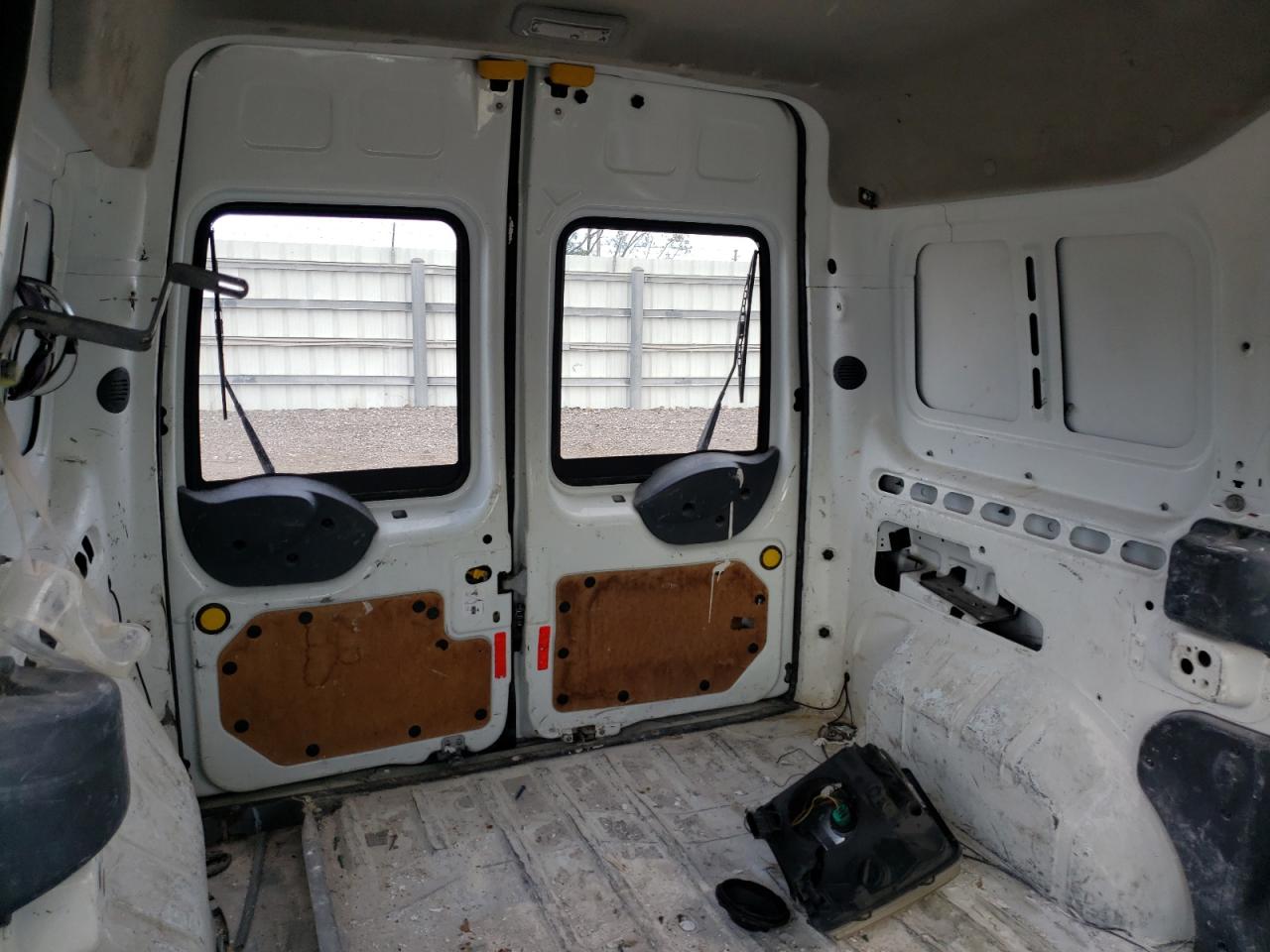 Photo 6 from auction – 2011 FORD TRANSIT CO with VIN NM0LS6AN9BT065190