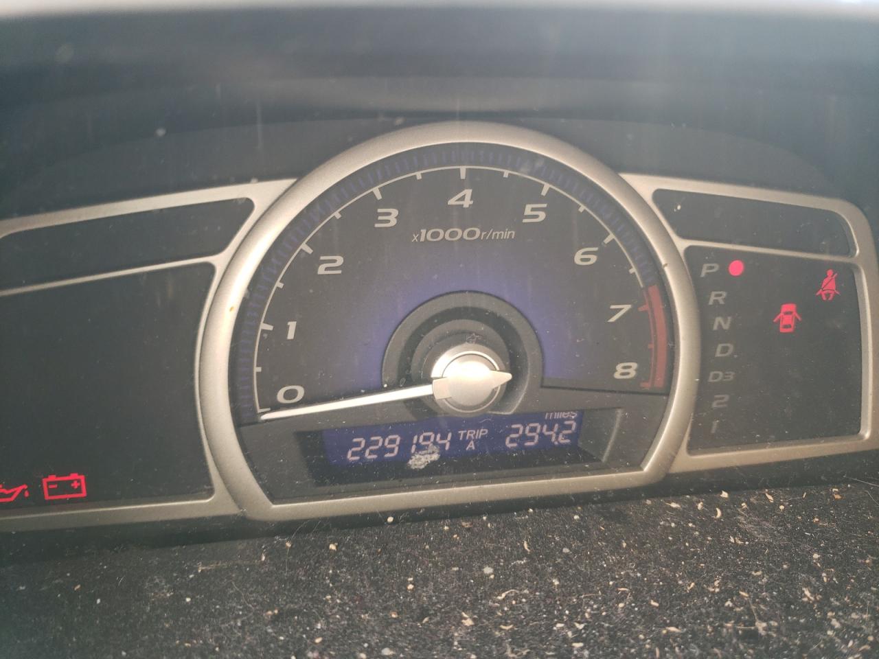 Photo 8 from auction – 2011 HONDA CIVIC LX with VIN 19XFA1F50BE032067