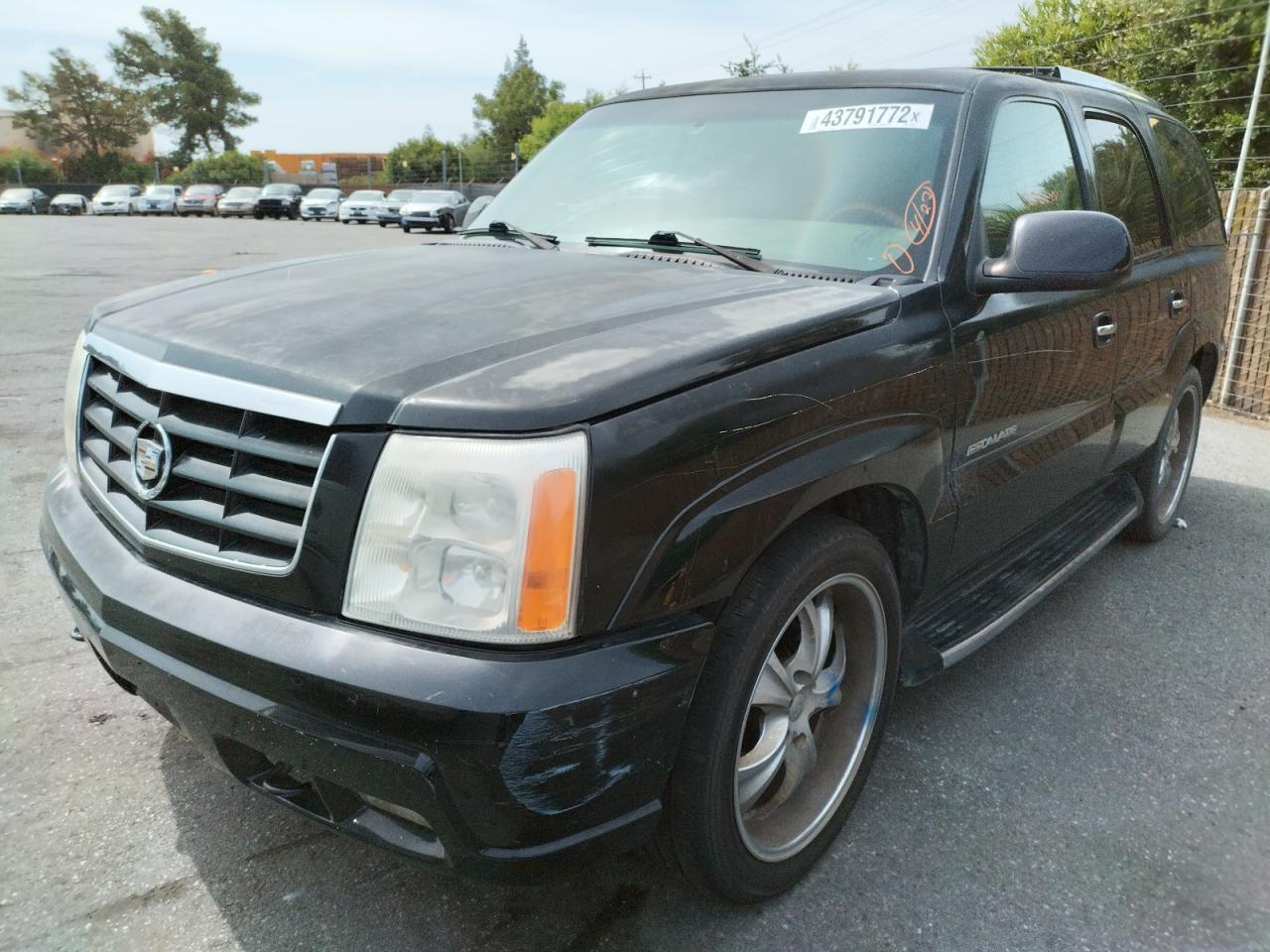 Photo 2 from auction – 2002 CADILLAC ESCALADE L with VIN 1GYEC63T42R111830