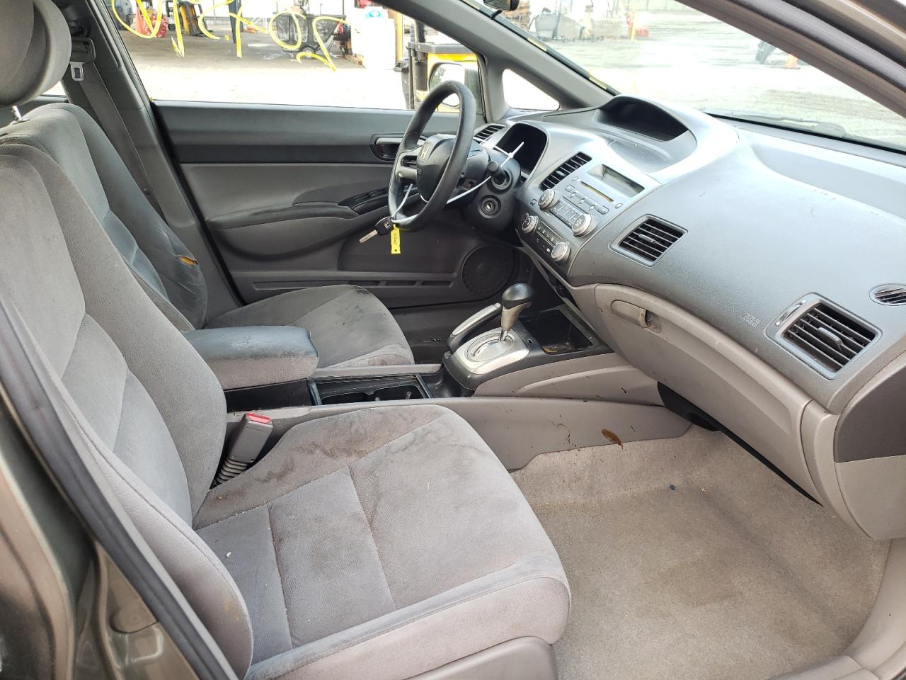 Photo 5 from auction – 2008 HONDA CIVIC LX with VIN JHMFA16588S000570
