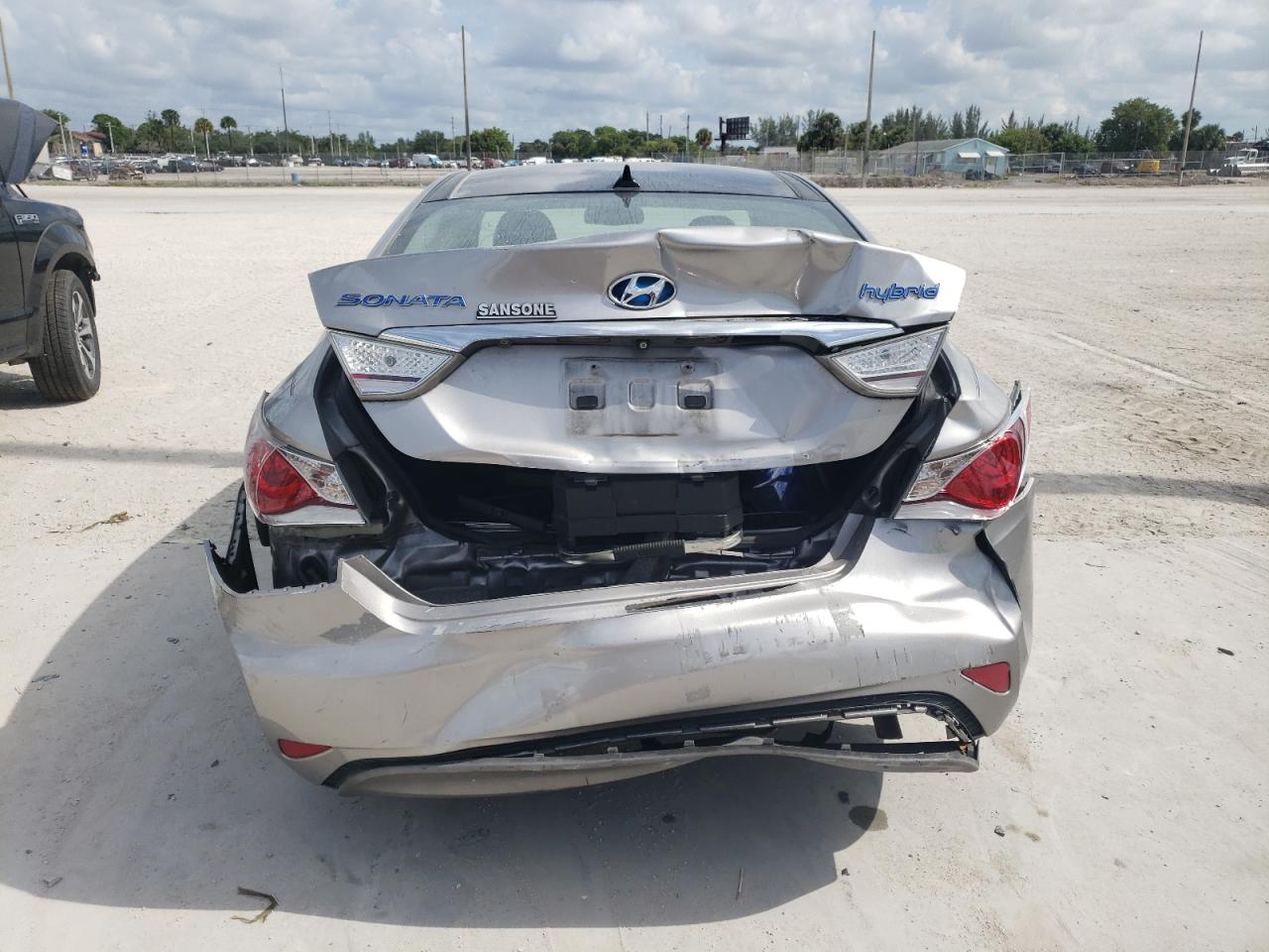 Photo 9 from auction – 2012 HYUNDAI SONATA LIM with VIN KMHEC4A46CA037473
