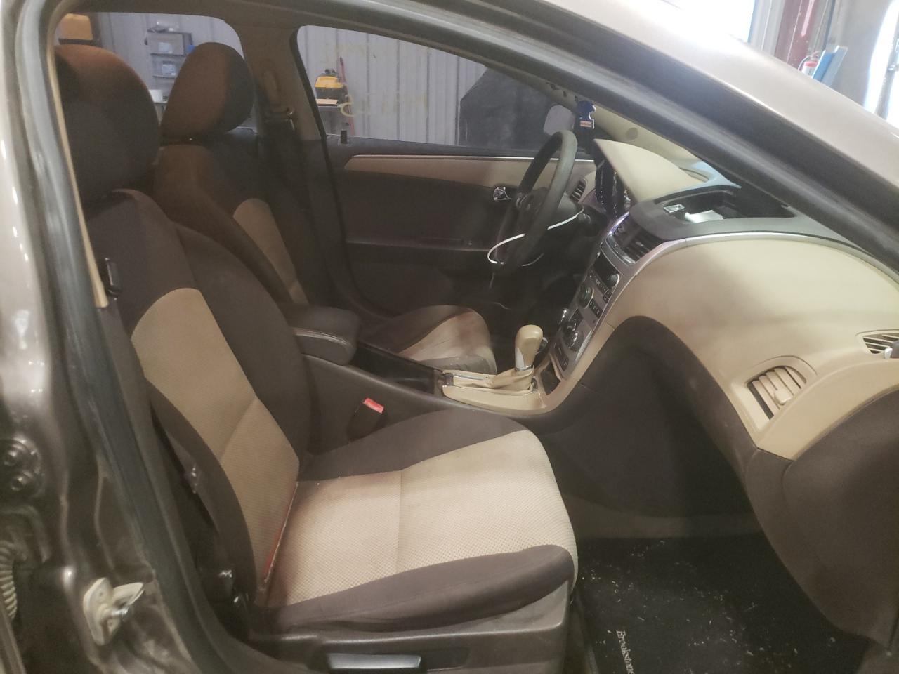 Photo 5 from auction – 2012 CHEVROLET MALIBU LS with VIN 1G1ZB5E07CF234265