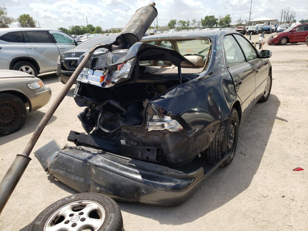 Photo 4 from auction – 1998 LEXUS ES 300 with VIN JT8BF28G8W5016560