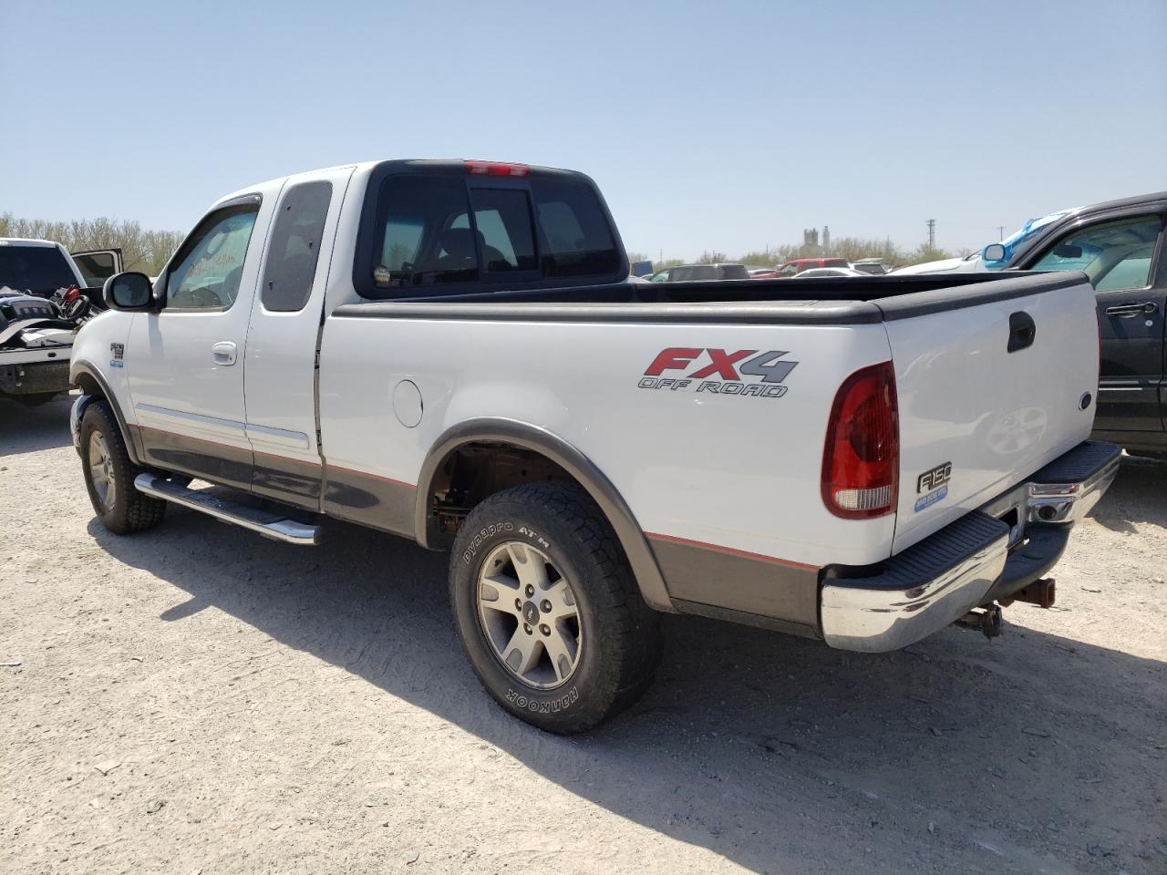 Photo 3 from auction – 2002 FORD F150 with VIN 1FTRX18L42NB51758