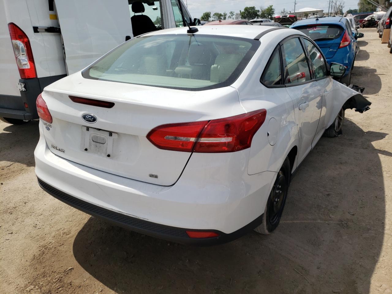 Photo 4 from auction – 2018 FORD FOCUS SE with VIN 1FADP3F28JL227224
