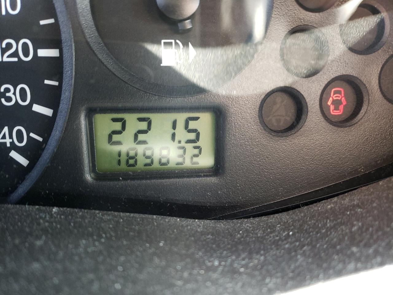 Photo 8 from auction – 2007 FORD FOCUS ZX4 with VIN 1FAHP34N07W154601